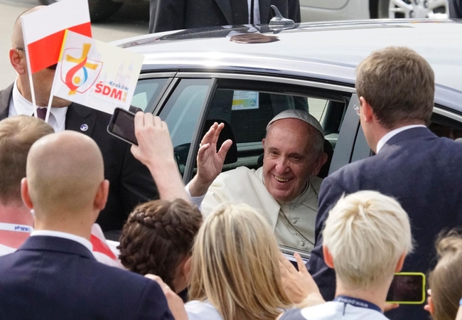 Lenkijos „Caritas“ parduos popiežiaus automobilius ir parems pabėgėlius