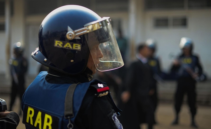 Bangladeše už pagrobimą ir nužudymą myriop nuteisti 26 žmonės