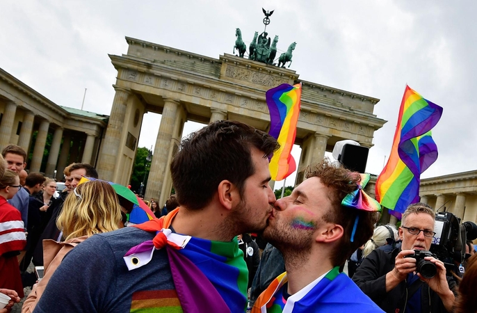 Vokietijoje bus uždrausta homoseksualių asmenų „atvertimo terapija“