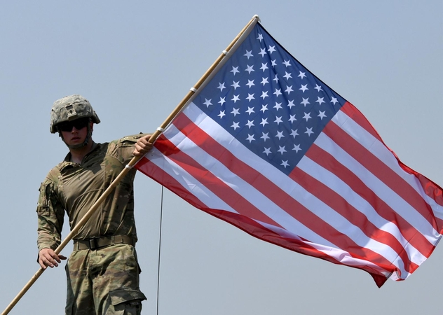 JAV respublikonai sunerimę dėl planų mažinti amerikiečių karių skaičių Vokietijoje