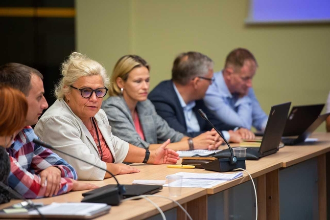 Romainių bendruomenės su miesto vadovais aptarė aktualiausias problemas