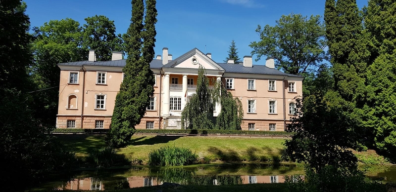 Turistams – dar daugiau informacijos apie Baltijos šalių pilis ir dvarus