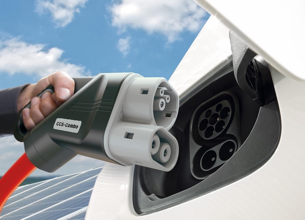 Automobilių gigantai vienija pajėgas: steigs bendrą įmonę