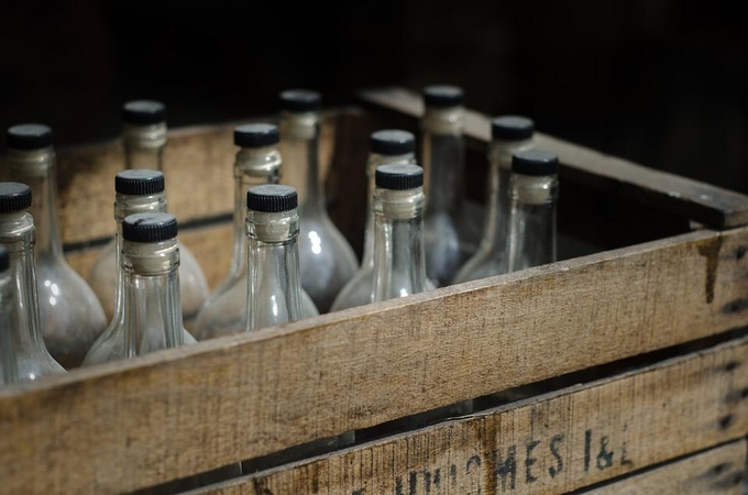 Nuo surogatinio alkoholio mirusių rusų skaičius padidėjo iki 52