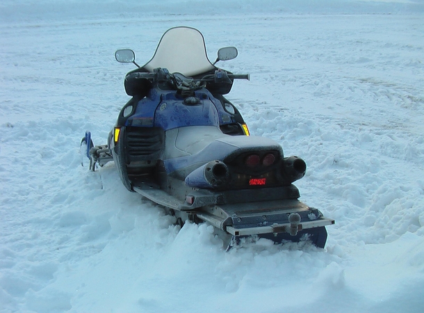 Šiaulių rajone susižalojo sniego motociklo vairuotojas