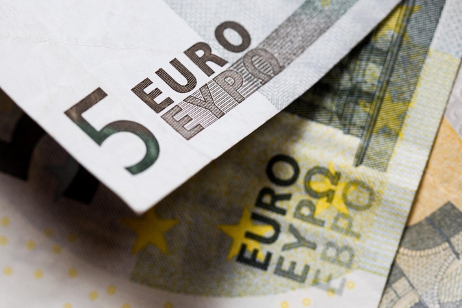 Senolė sukčiams atidavė 700 eurų