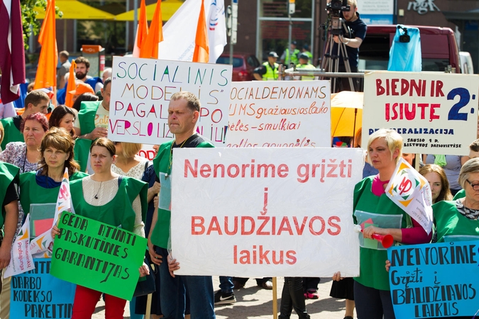 „Fitch“ analitikai: naujoji koalicija turėtų tęsti reformas