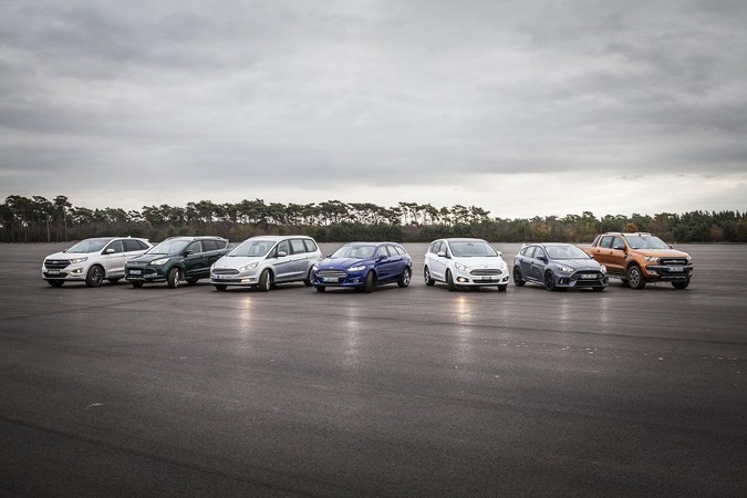 „Ford“ didina visais ratais varomų modelių armiją