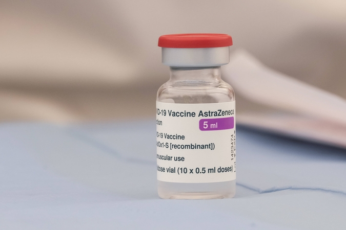 Slovakija stabdo gyventojų skiepijimą pirmąja „AstraZeneca“ vakcinos doze