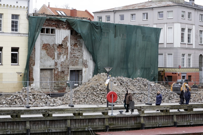 Realybė: Žvejų gatvėje šiuo metu galima drąsiai filmuoti karo scenas.