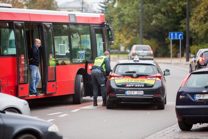 Įgūdžiai: kiekvieną rugsėjį į miestus suvažiuoja daugybė nepatyrusių vairuotojų, todėl smarkiai padidėja ne tik spūsčių, bet avarijų skaičius.