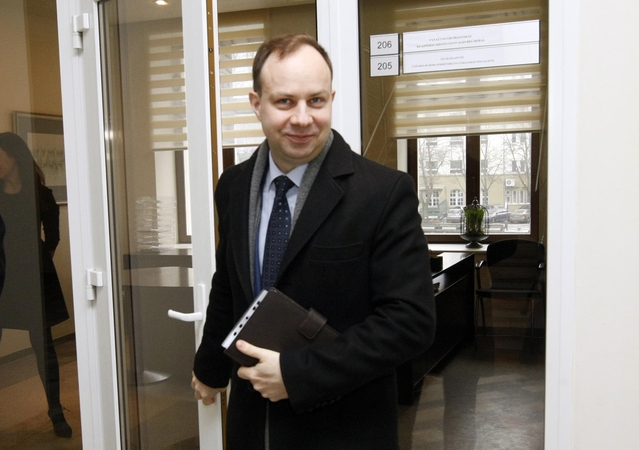 A. Verygos ministerijoje proteguojami tik savi?
