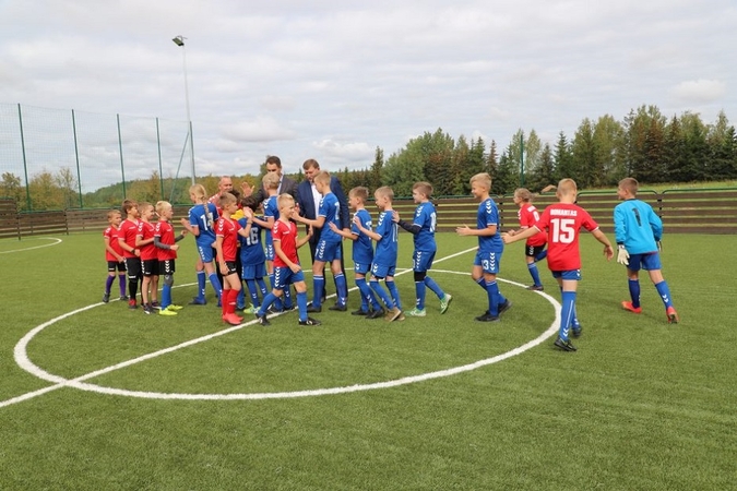 Tradicinė gimnazijos sporto šventė – naujame aikštyne