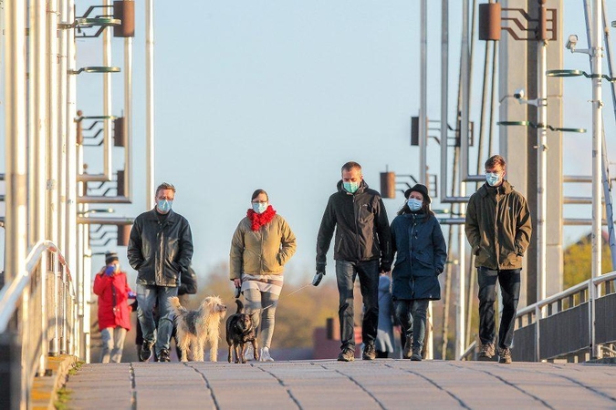 Ministras: karantiną šalyje siūloma pratęsti švelninant jo sąlygas