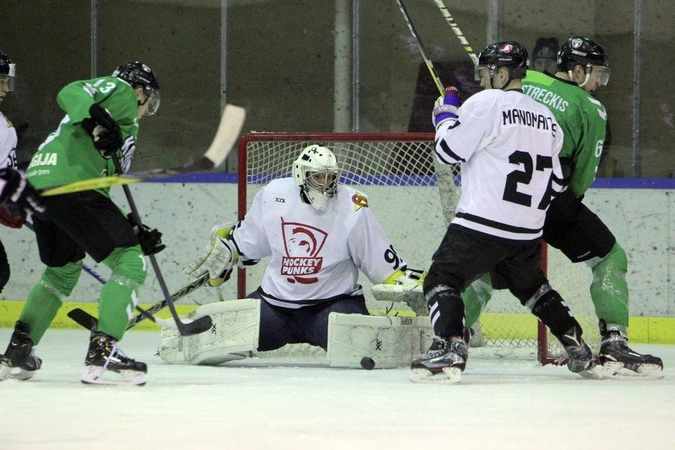 Antrą kartą Kaune laimėjusi „Hockey Punks“ ekipa – per žingsnį nuo finalo
