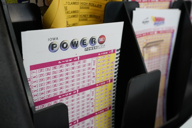 JAV laimėtas loterijos „Powerball“ „aukso puodas“ – beveik 700 mln. dolerių