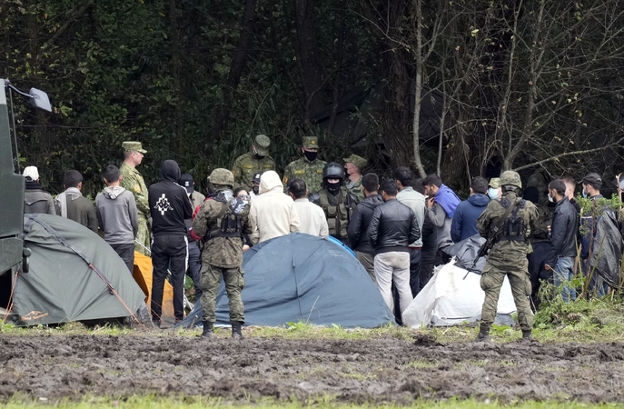 Lenkija įveda nepaprastąją padėtį prie sienos su Baltarusija