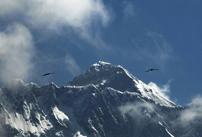 Šį sezoną ant Everesto jau žuvo 11 alpinistų