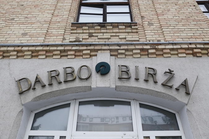 Kurti darbo vietas regionuose padeda Darbo birža 