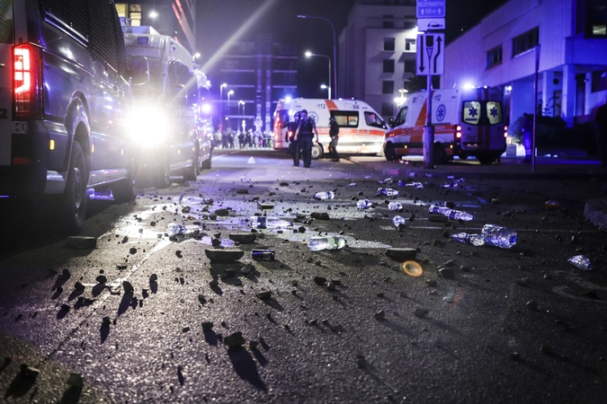 Pareigūnų profsąjungos smerkia mitingą: susirinkimų teisė niekada nereiškė teisės smurtauti