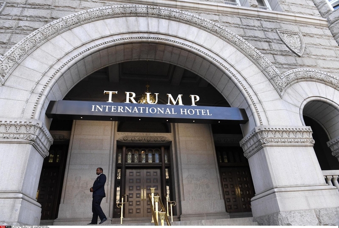 D. Trumpo verslas: nuo dangoraižių iki degtinės