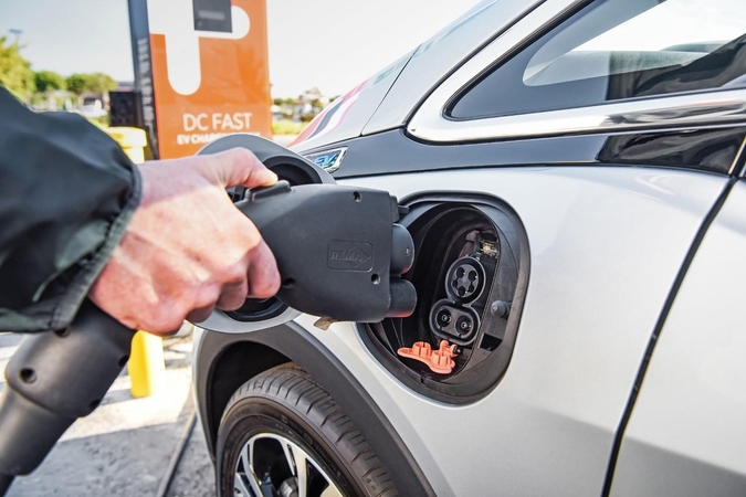 Ekologiškesnis automobilis: lietuviai turi papildomų sąlygų