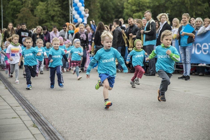 UNICEF vaikų bėgimo metu – eismo ribojimai
