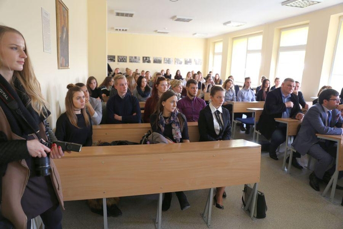 Į verslo pasaulį žengia ir moksleiviai