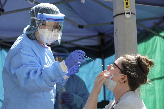 Pasaulyje koronavirusu užsikrėtusių žmonių skaičius viršijo 4,5 mln.