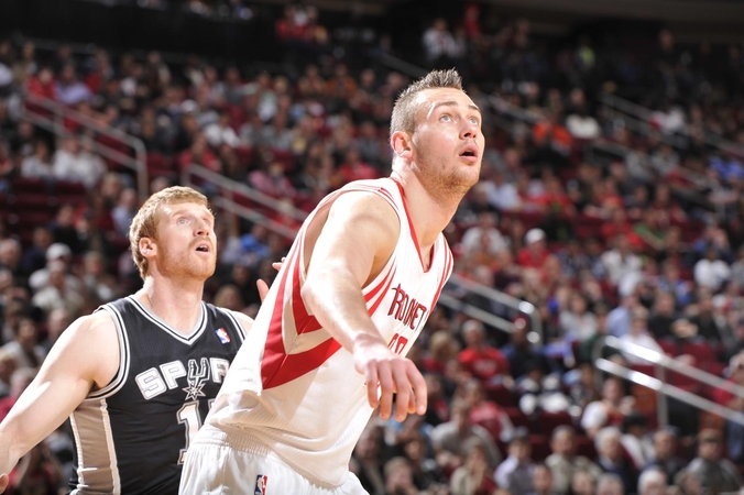 Vasaros krepšinio lygos mače "Rockets" klubui D. Motiejūnas pelnė 13 taškų