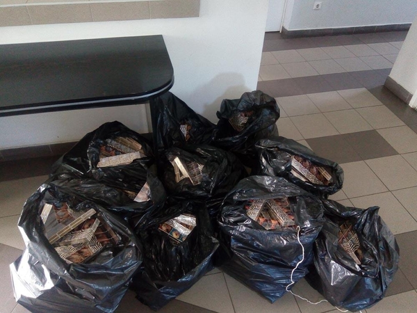 Cigaretes baltarusis slėpė automobilio dugne ir slenksčiuose 