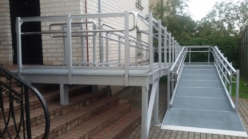 Domeikavoje jaunuoliui įrengtas pandusas