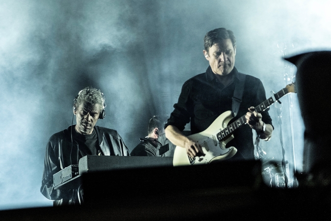 Britų grupė „Massive Attack“ atšaukė koncertą Sakartvele dėl „užsienio agentų“ įstatymo