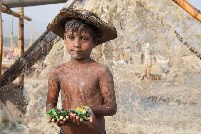 Kauno miesto bibliotekoje – R. Požerskio fotografijų paroda „Bangladešo vaikai“ 
