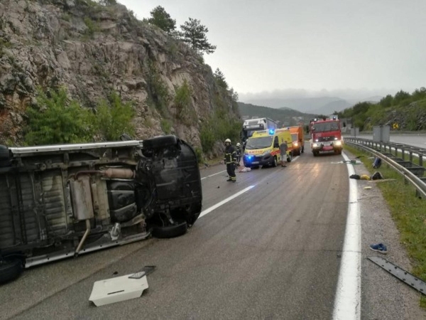 Kroatijoje apvirtus migrantus vežusiam mikroautobusui nukentėjo 12 žmonių