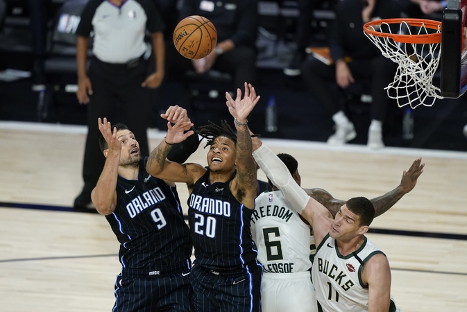 „Bucks“ pergalei pasiekti užteko keturių įspūdingų minučių