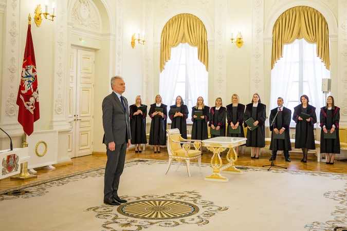 G. Nausėda priėmė dešimties teisėjų priesaikas