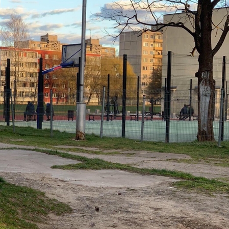 Gyventojai pyksta: jaunimas – be kaukių ir nesilaiko atstumų