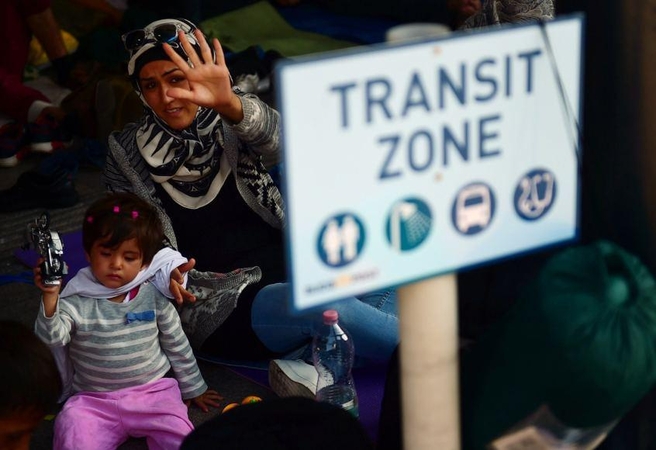 Vengrijos migrantų sulaikymo centre 94 migrantai pradėjo bado streiką