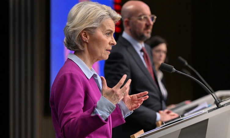  Ursula von der Leyen ir Charlesas Michelis