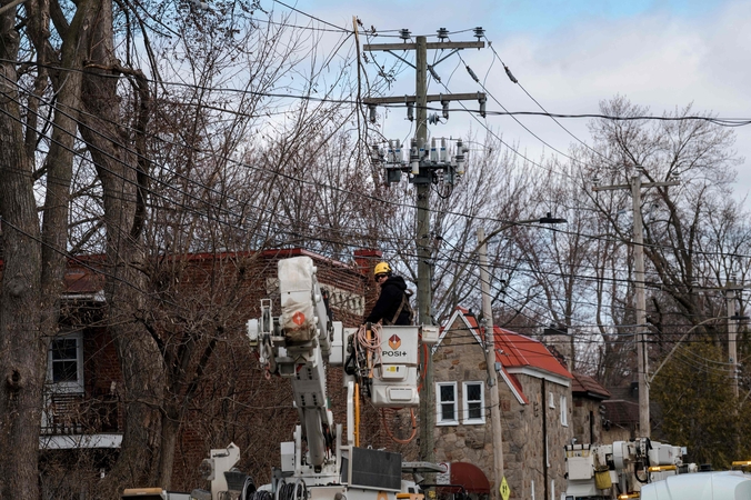Dėl ledo audros Kanadoje be elektros liko šimtai tūkstančių žmonių
