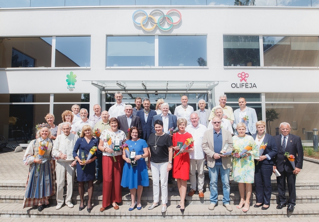 LTOK apdovanoti olimpiniai čempionai ir sportui nusipelnę jubiliatai