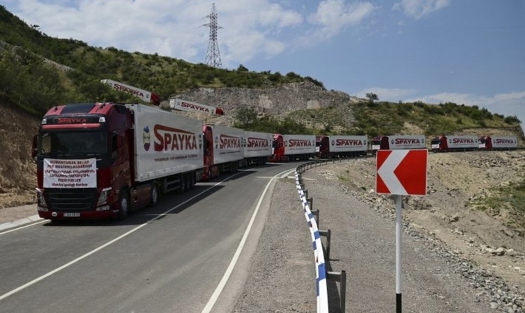 Azerbaidžanas derasi dėl sunkvežimio su humanitarine pagalba įvežimo į Kalnų Karabachą