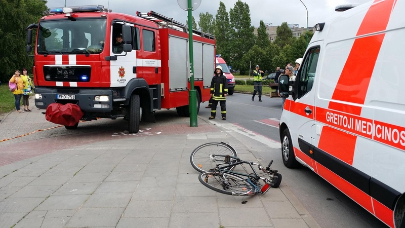 Klaipėdoje automobilis mirtinai prispaudė dviratininką (papildyta)