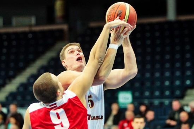 "Lietkabelis" po atkaklios kovos nugalėjo Estijos komandą