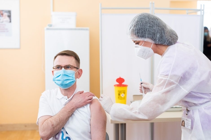 A. Dulkys praėjus parai po vakcinos: jaučiu vaikystę primenantį šaltkrėtuką 