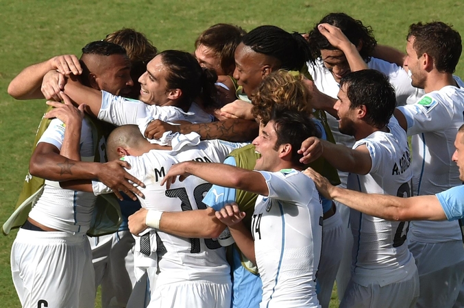 Urugvajaus futbolininkai įveikė italus ir iškopė į aštuntfinalį