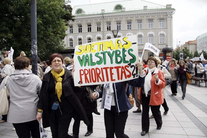 Pasirašyta švietimo šakos kolektyvinė sutartis: numatytas algų kėlimas