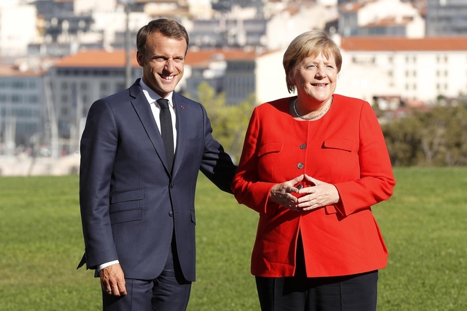 Emmanuelis Macronas  ir Angela Merkel