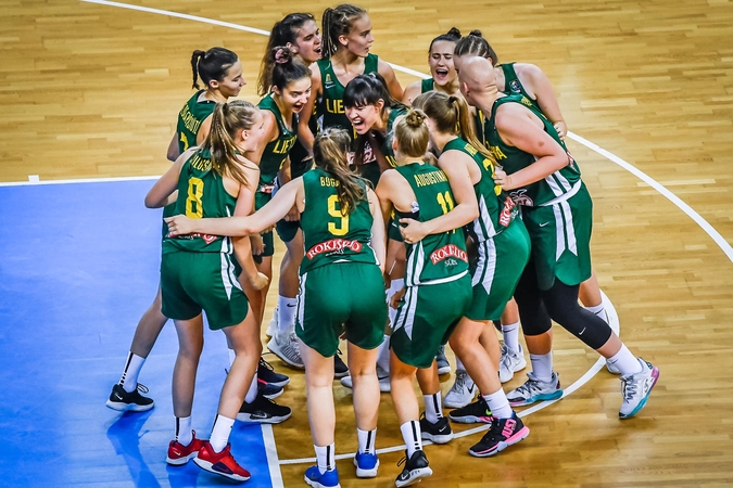 Lietuvos 16-metės krepšininkės pateko į Europos čempionato ketvirtfinalį
